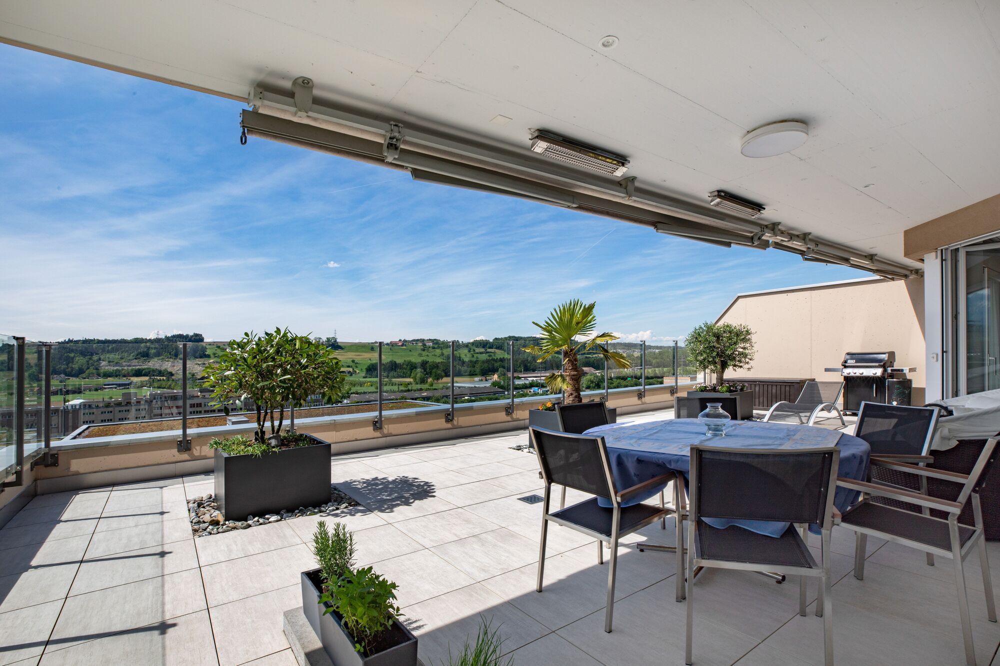 Ihr Traumzuhause: Charmante Terrassenwohnung mit Panoramablick