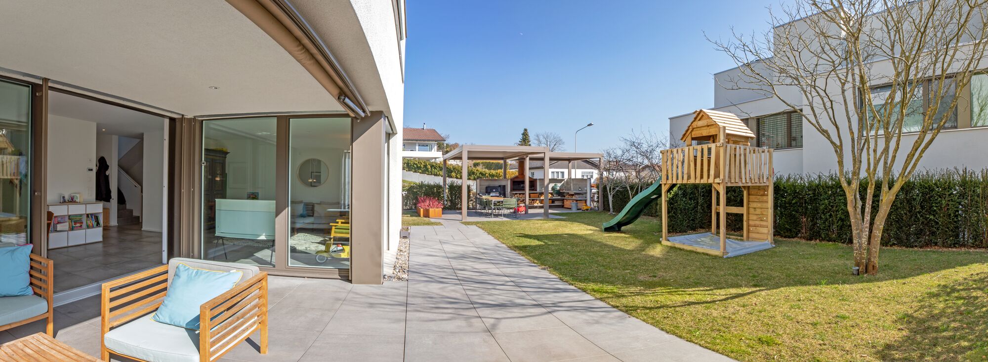 Top modern double family house in an idyllic location