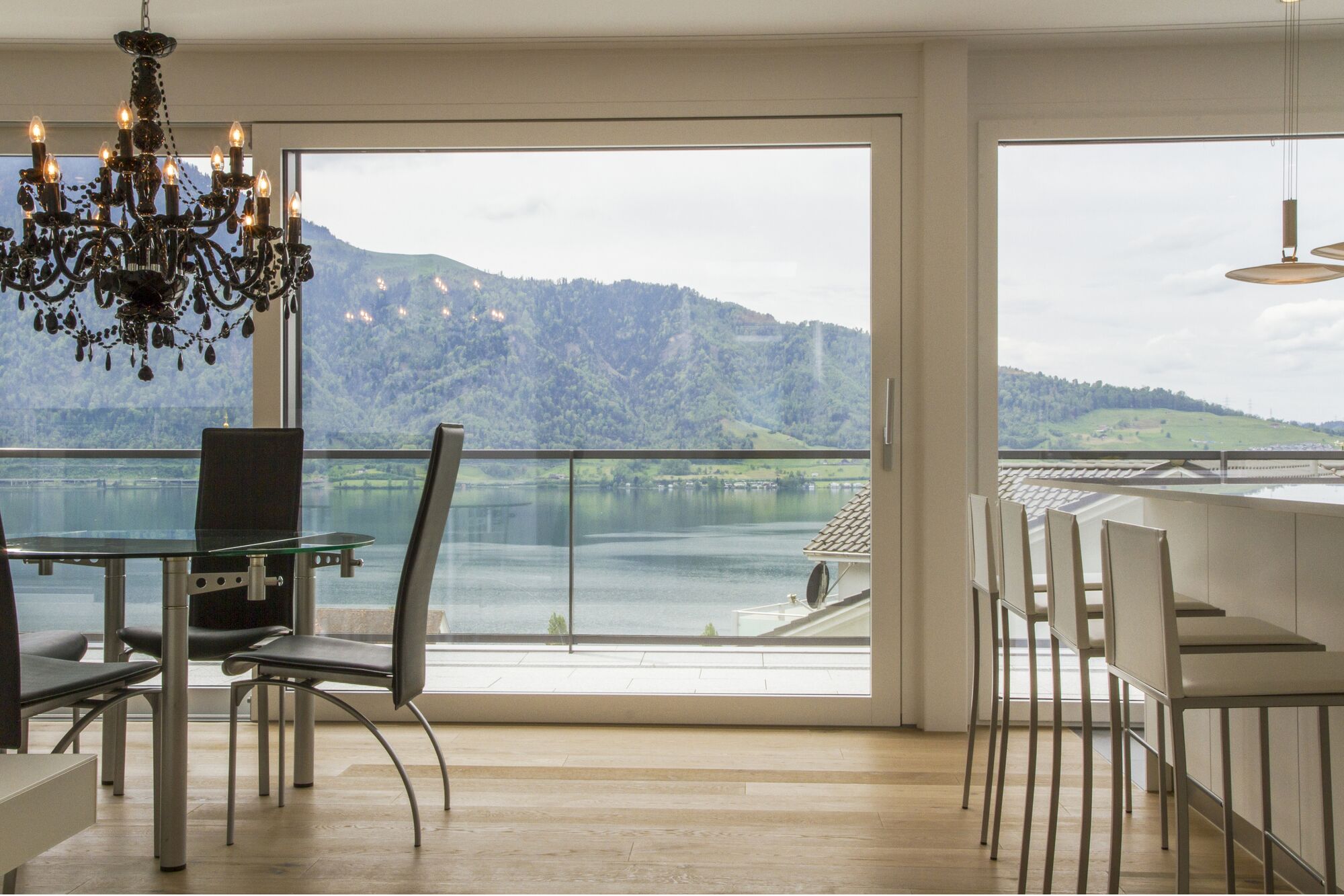Edles Penthouse mit rundum Terrasse und Panoramasicht