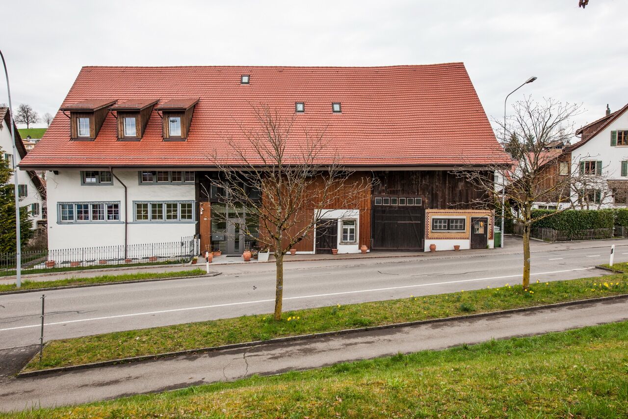 6.5 Zimmer Bauernhausteil teilweise umgebaut